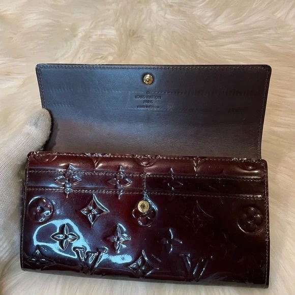 Louis Vuitton Violette Monogram Vernis Porte Feuille Sarah Wallet - Picture 10 of 13